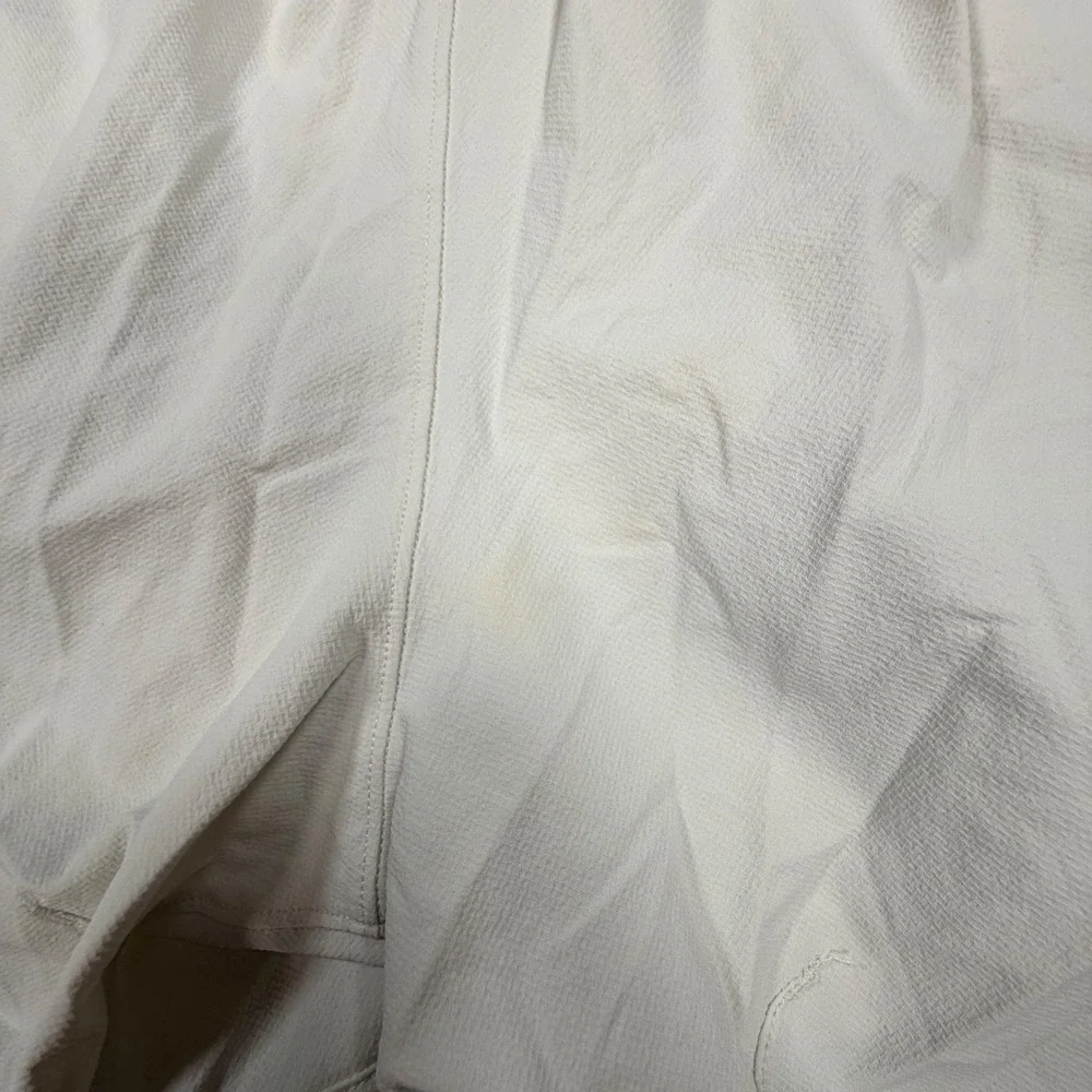 Lululemon License to Train Shorts Mens Large Bone Off White 5 Inch Inseam 0590